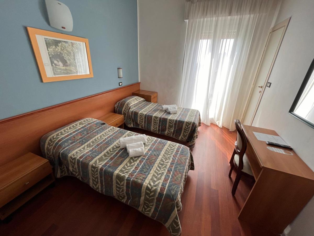 Hotel Stella D'Italia - Nuova Gestione Rímini Exterior foto